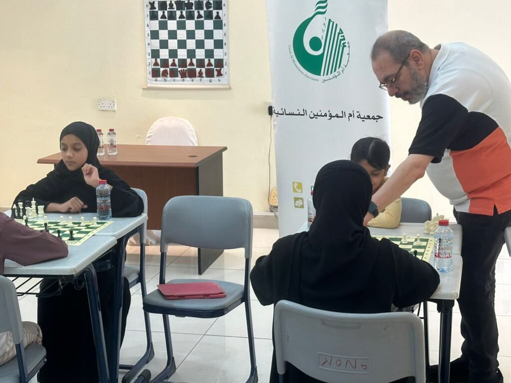 معسكرات تدريب شطرنج لطالبات مدرسة الزوراء 1 بالتعاون مع نادي عجمان للشطرنج